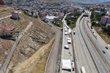 Kapalı halk pazarı otoparkı hizmete açıldı 
