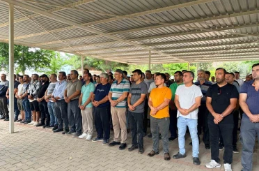 Kapı gıcırtısı kavgasında hayatını kaybeden baba toprağa verildi 