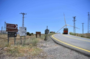 Kapuzbaşı yolunda yol çizgisi çalışması yapıldı 