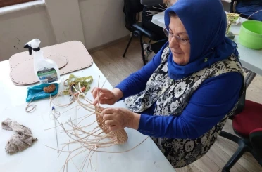 KAR-MEK’te üretken eller iş başında 