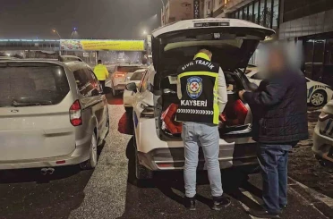 Kar üzerinde drift yapanlar polisten kaçamadı 