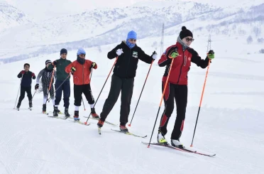 Kar ve ayaz altında şampiyonluk mesaisi 