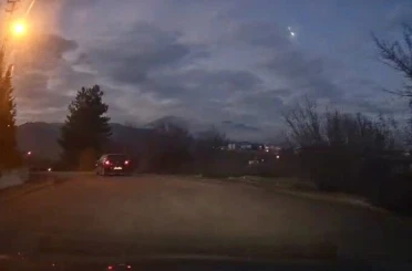 Karabük’te gökyüzünü bir anda aydınlatan cisim kamerada 