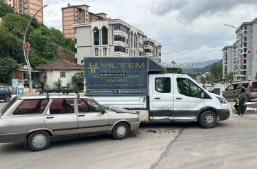 Karabük’te otomobil kamyonetle çarpıştı: 1 yaralı 