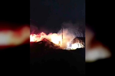 Karabük’te samanlık ve odunluk yangında küle döndü 
