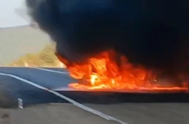 Karabük’teki feci kaza kamerada: Otomobilller alev topuna döndü 