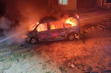 Karacasu’da ticari araç alevlere teslim oldu 