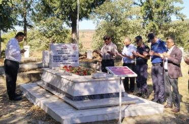 Karacasulu şehit Akar mezarı başında anıldı 