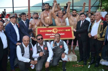 Karadeniz’in Kırkpınarı’nda altın kemer Mustafa Taş’ın 