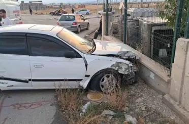 Karaman’da 3 kişinin yaralandığı kaza kamerada

