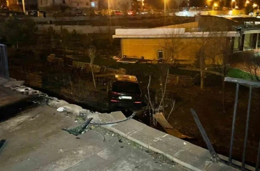 Karaman’da kontrolden çıkan cip kafenin bahçesine uçtu 