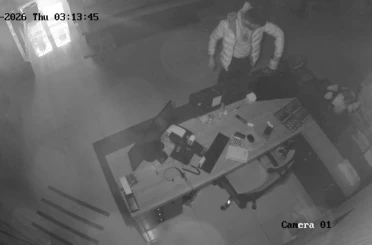 Karaman’da pes dedirten hırsızlık: Camı kırarak içeri giren hırsız DMD hastası çocuğun yardım kumbarasındaki paraları çaldı 