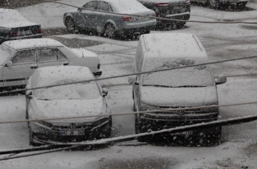 Karapınar'da kar yağışı etkili oldu
