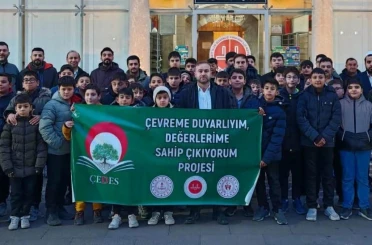 Karapınar'da öğrenciler sabah namazı için camide buluştu