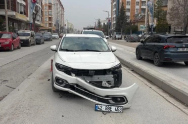 Karapınar’da otomobil ile motosikletin çarpışması sonucu 1 kişi yaralandı