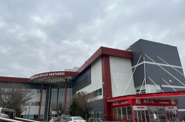 Karapınar'da tır ile 2 otomobilin karıştığı zincirleme kaza: 1 yaralı