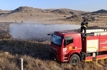 Karapınar’da boş arsada yangın paniği 