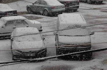 Karapınar’da kar yağışı etkili oldu 