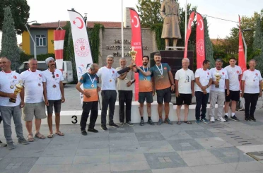 Karapınar’da XC Open Yamaç Paraşütü Yarışmasında dereceye girenlere ödülleri verildi 