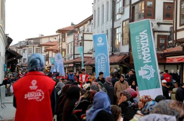 Karatay Belediyesi binlerce vatandaşı iftar sofrasında buluşturdu
