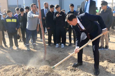 Karatay'da 10 bin 400 metrekarelik alanda fidan dikildi