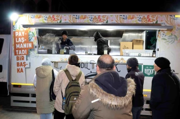 Karatay'da sıcak çorba geleneği sürüyor