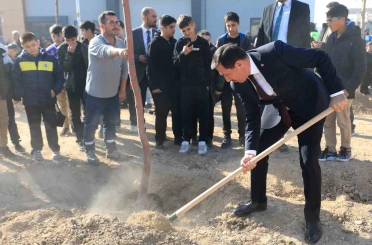 Karatay’da 10 bin 400 metrekarelik alanda fidan dikildi 