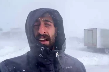 Karayazı’da fırtına etkili oluyor 