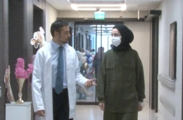 Karın şişliğinin diyetle geçeceğini sandı: 5 kiloluk kist çıktı 