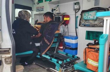 Karla mücadele ekipleri yolları açıyor, hastalara zamanında müdahale yapılıyor 