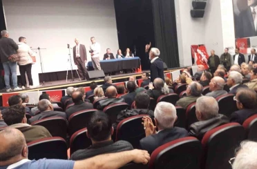 Kars’ta CHP karıştı: Kongrede ’şaibe’ iddiası gerginliğe neden oldu 