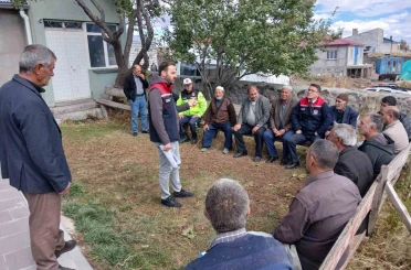 Kars’ta çiftçiler kuraklık, iklim değişikliği ve genel tarım sayımı hakkında bilgilendirildi 