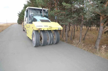 Kars’ta köy yolları beton asfalt oluyor 