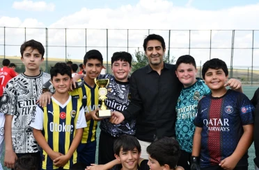 Kars’ta Yaz Kur’an Kursları Futbol Turnuvası sona erdi: Şampiyon Beşevler Cami 