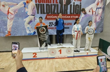 Kartepe Belediyespor karatecileri Sakarya’dan 9 madalyayla döndü 