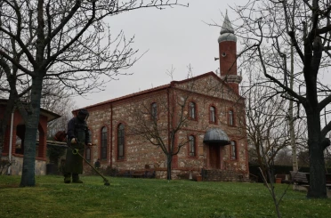 Kartepe’de bayram öncesi camilerde temizlik çalışması yapıldı 