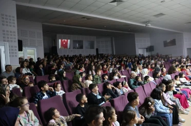 Kartepe’de "Karınca Kararınca" oyunu sahnelendi 
