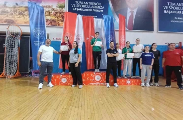 Kartepeli karateci Hayrunisa Sadan, ANALİG’de Türkiye şampiyonu oldu 