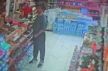 Kasada duran cep telefonunu çaldı 