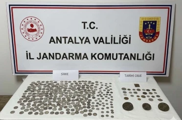 Kaş’ta tarihi eser kaçakçılığı operasyonu: Çok sayıda obje ve gümüş sikke ele geçirildi 