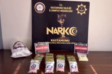 Kastamonu’da bin 699 adet sentetik ecza hapı ile 387 gram amfetamin ele geçirildi 