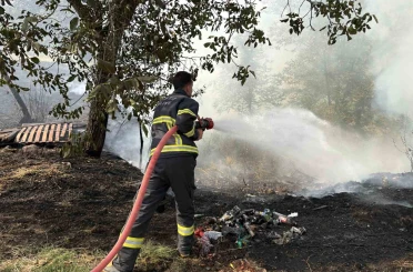 Kastamonu’da çıkan örtü yangınını itfaiye söndürdü 