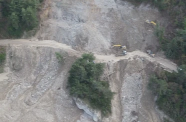 Kastamonu’da heyelan nedeniyle ulaşıma kapanan yolda çalışmalar sürüyor 