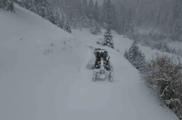 Kastamonu’da köy yollarında karla mücadelesi yeniden başladı 