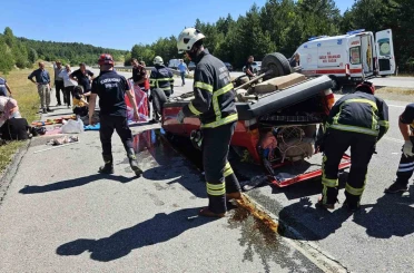Kastamonu’da Tofaş marka otomobil takla attı: 3 yaralı 