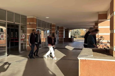 Kastamonu’da uyuşturucu operasyonlarında gözaltına alınan 3 şüpheli tutuklandı 