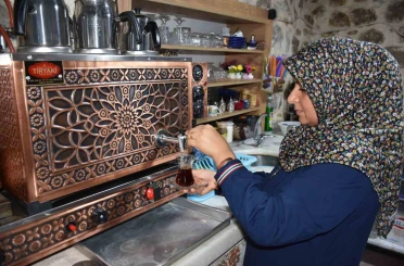 Kayınbabasından kalan 450 yıllık tarihi evi işletmeye çevirdi 