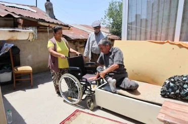 Kayınvalidesi vefat eden gelin, 7 yıldır engelli kayınbiraderine bakıyor 