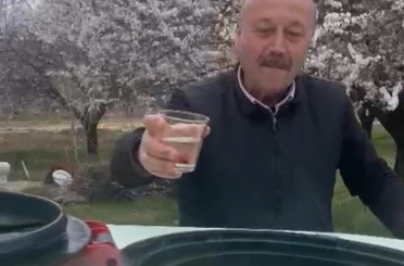 Kayısı bahçelerinde "zemzemli" ilaçlama 