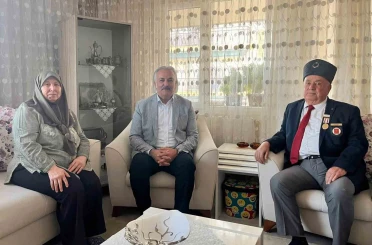 Kaymakam Akça gazileri yalnız bırakmadı 